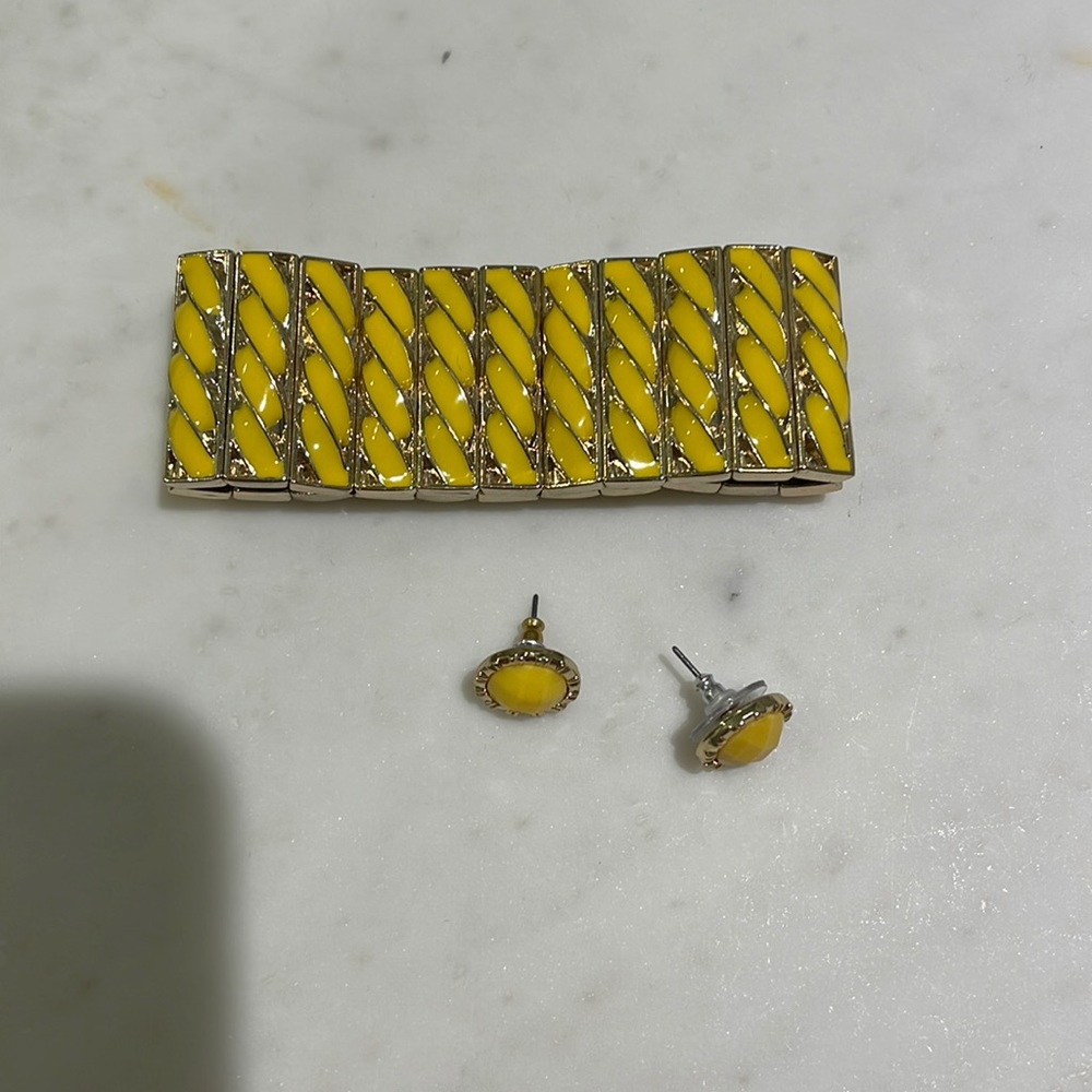 Woman’s bracelet set